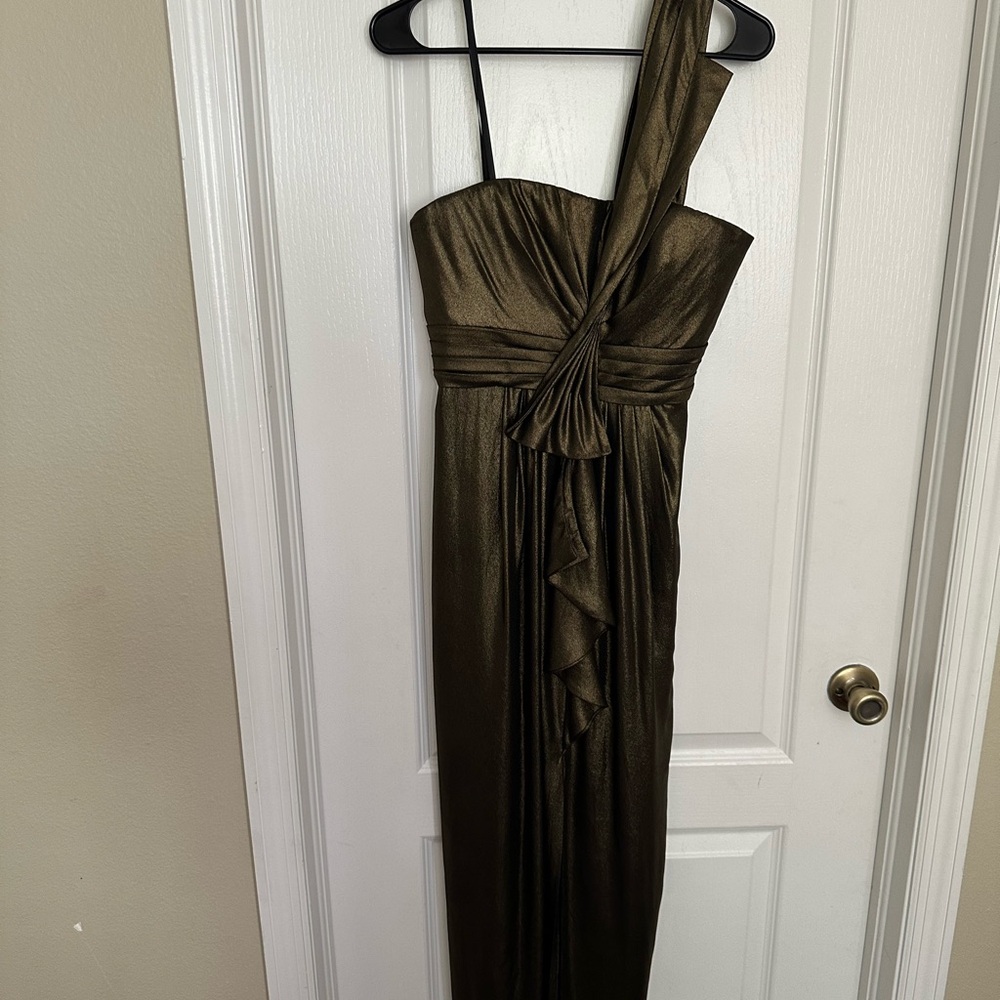 BCBGMAXAZRIA Metallic Gold Lame One Shoulder Gown Dress 6